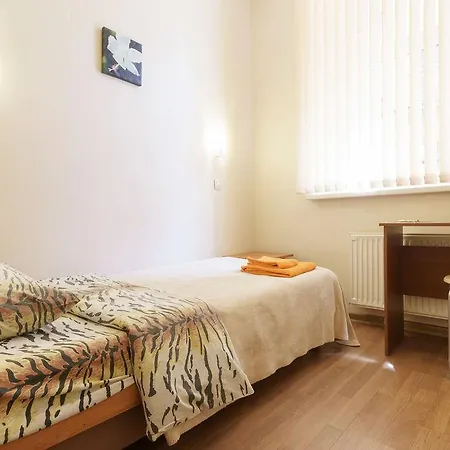 Knights Court 3*