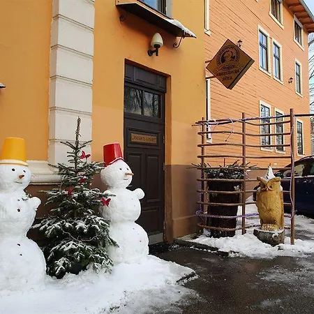 Knights Court Guest house 3*