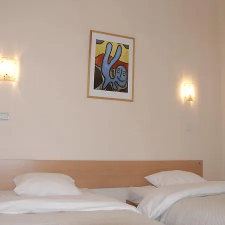 Guest house Knights Court 3*